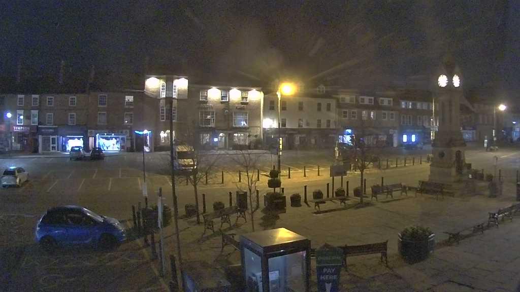 Thirsk webcam overlooking the Market Place
