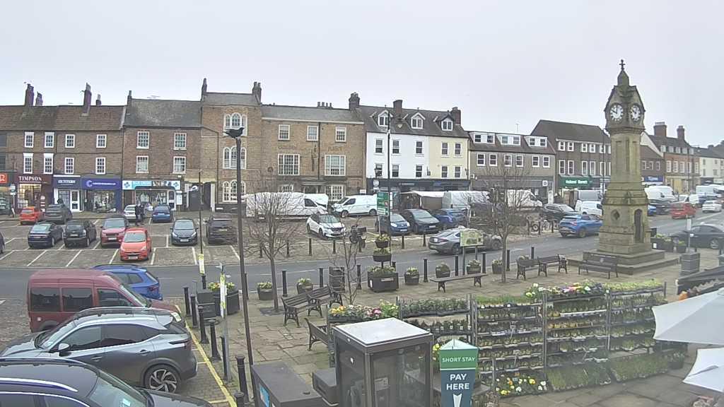 Thirsk webcam overlooking the Market Place