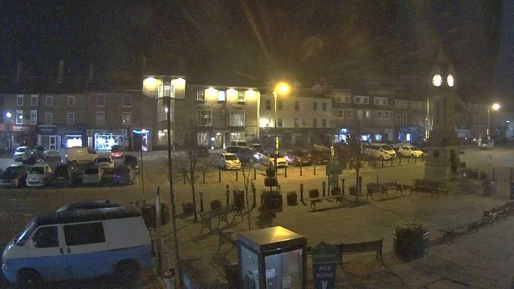 Thirsk webcam overlooking the Market Place