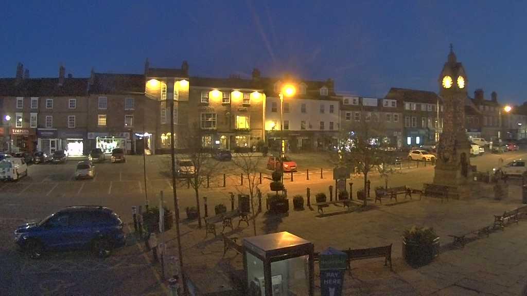 Thirsk webcam overlooking the Market Place