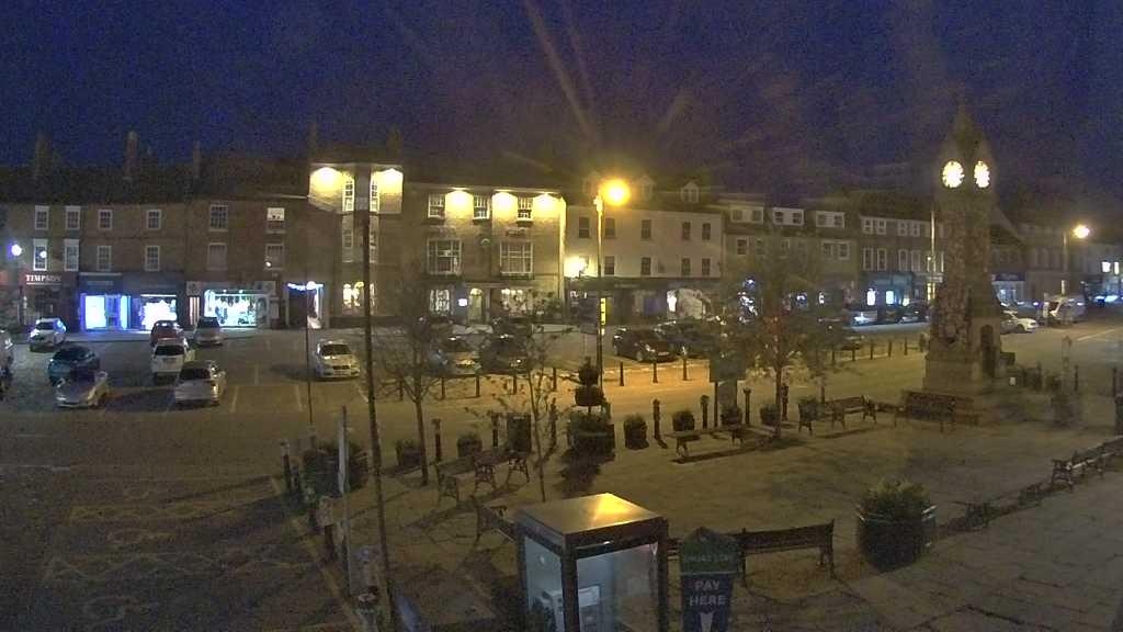 Thirsk webcam overlooking the Market Place