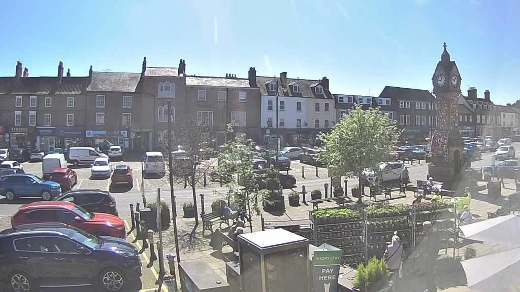 Thirsk webcam overlooking the Market Place