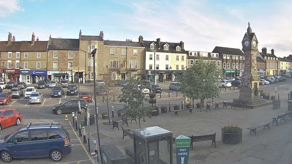 Thirsk webcam overlooking the Market Place